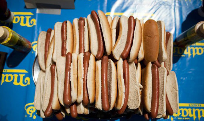 В Нью-Джерси букмекерам запретили принимать ставки на соревнования по поеданию хот-догов