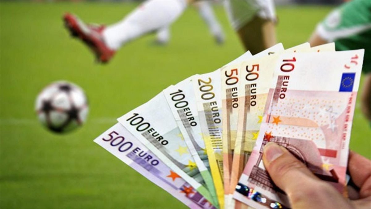 Ресурс Calcio e Finanza после закрытия трансферного окна подсчитал суммарные затраты клубов топ-5 европейских лиг