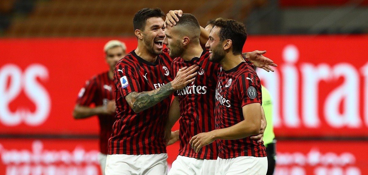 Впервые с 1989 года «Милан» обыграл «Ювентус» в Серии А, забив туринцам 4 мяча. Видео