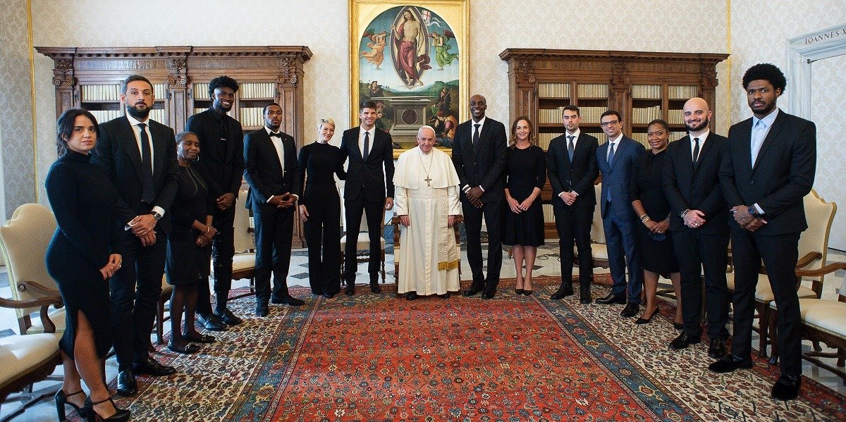 Папа Римский Франциск встретился с игроками NBA и обсудил с ними вопросы социального неравенства