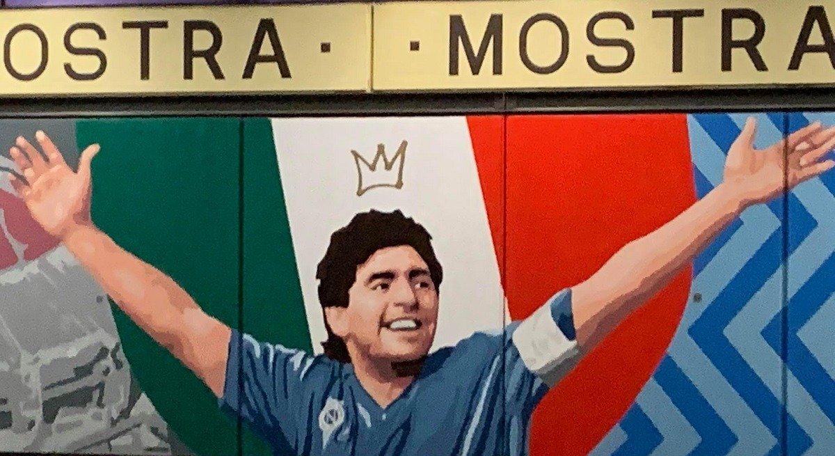 В Неаполе появилась станция метро имени Диего Марадоны