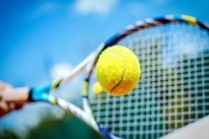 Stadii turnirov v tennise i osobennosti stavok na nih