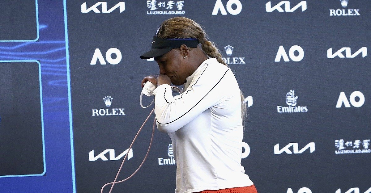 Серена Уильямс в слезах покинула пресс-конференцию после поражения в полуфинале Australian Open: «С меня хватит»