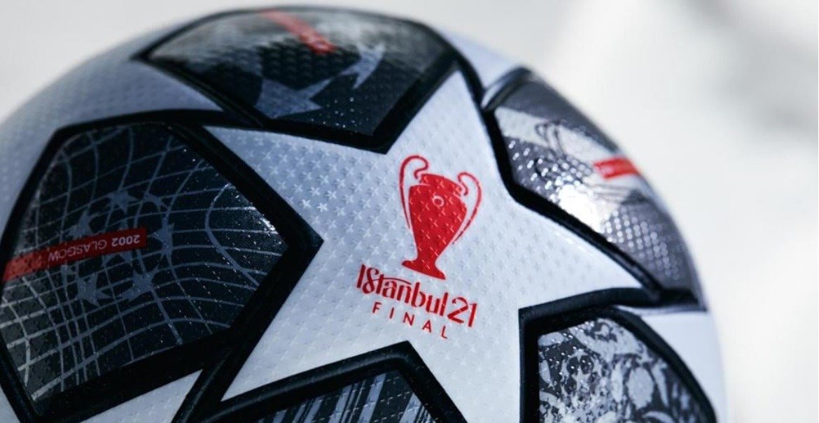 Перед стартом плей-офф Лиги Чемпионов УЕФА и Adidas представили особый звёздный мяч