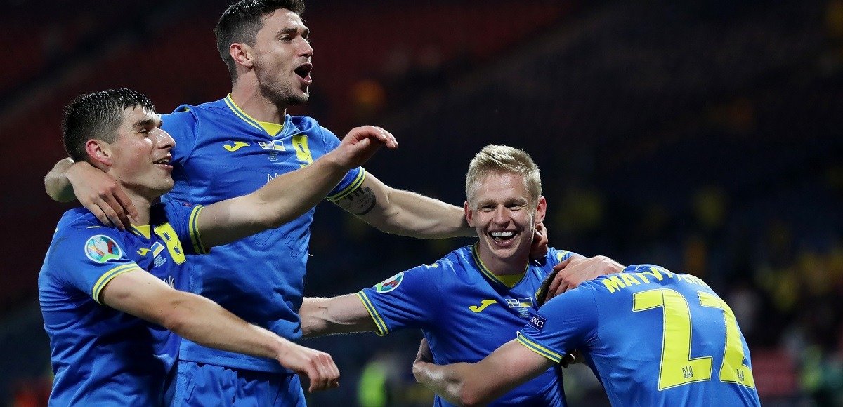 Украина впервые в своей истории вышла в четвертьфинал Евро, лучшим в битве со шведами назван Зинченко