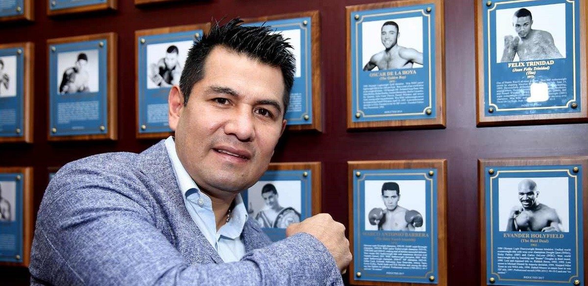 Легендарный мексиканский боксёр Марко Антонио Баррера возобновил карьеру в возрасте 47 лет