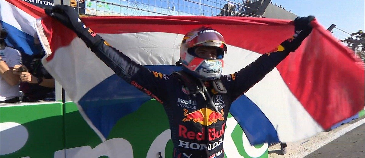 Формула-1. Макс Ферстаппен победой отметил вернувшееся после 36-летнего отсутствия «Гран-при Нидерландов»