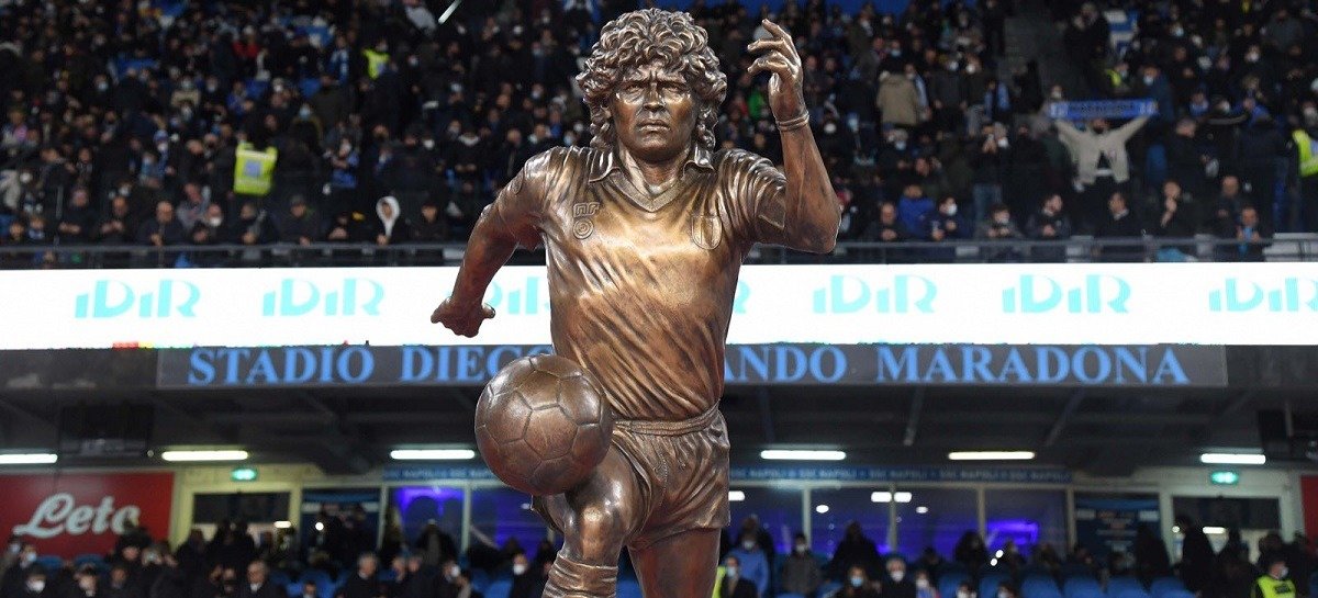 Перед матчем «Наполи» - «Лацио» была представлена статуя Диего Армандо Марадоны