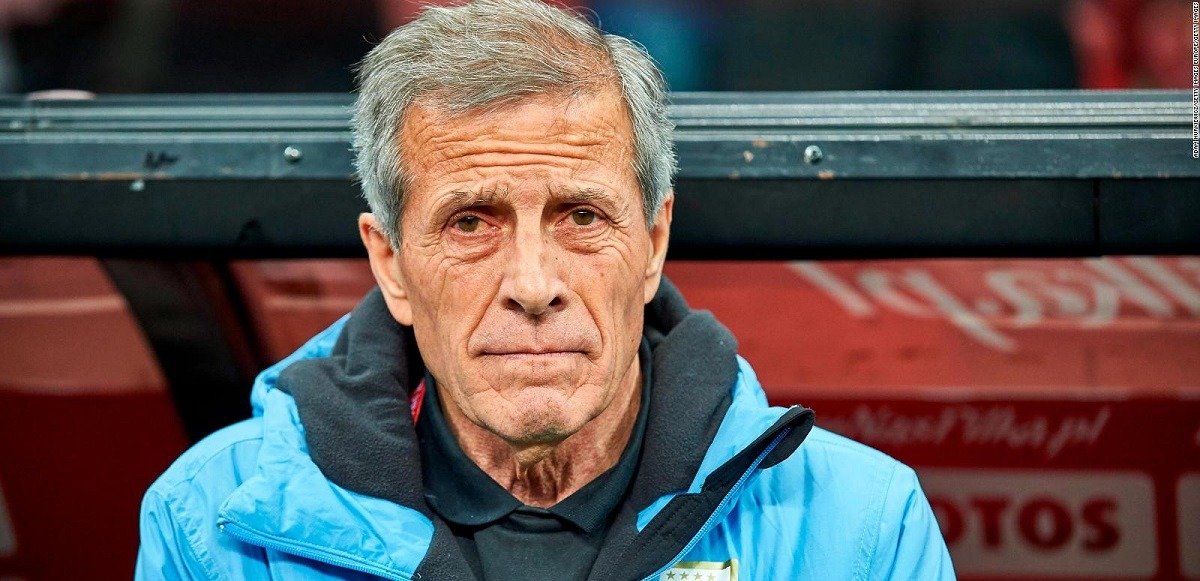 Уругвайская футбольная ассоциация отправила в отставку наставника национальной сборной Оскара Табареса