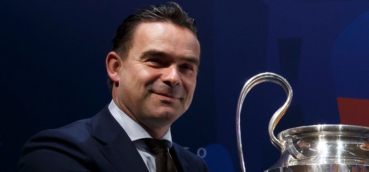 Футбольный директор «Аякса» Марк Овермарс отклонил предложное «Ньюкасла» и продлил контракт с амстердамцами