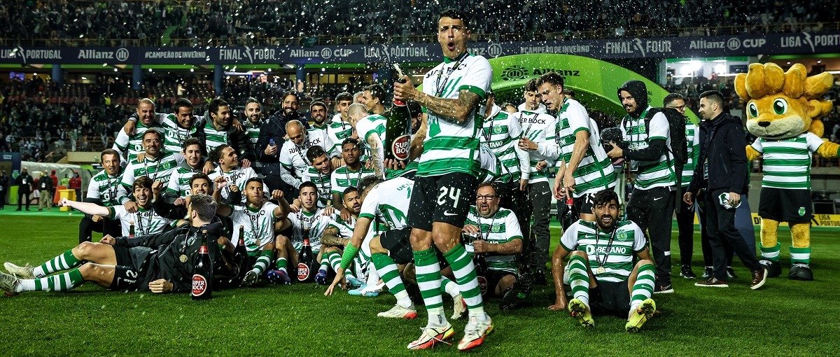 В очном противостоянии «Бенфики» и «Спортинга» определился обладатель Кубка португальской лиги. Видео
