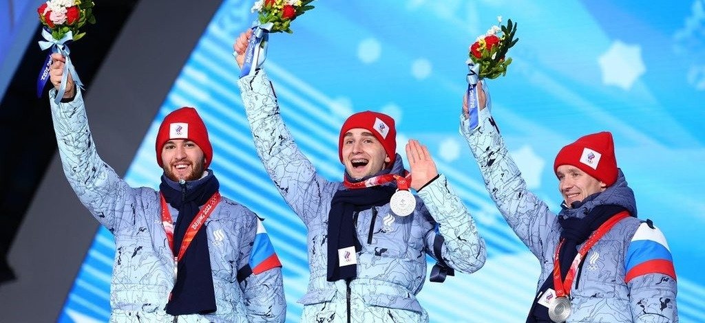Олимпийские итоги дня, 15 февраля: серебряные конькобежцы и первая победа в женском кёрлинге