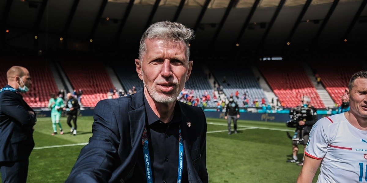 Сборная Чехии по футболу продлила контракт с главным тренером несмотря на вылет в стыках к ЧМ-2022