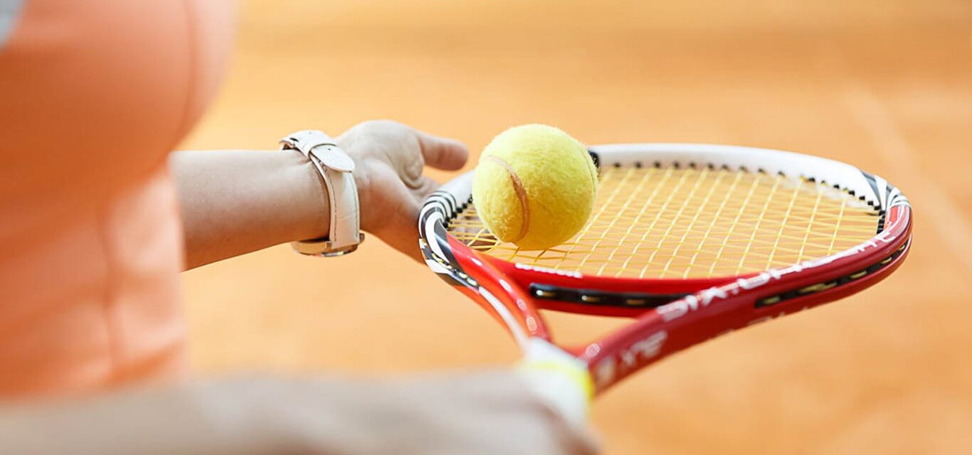 Могут ли теннисисты специально отдавать свою подачу? Как это использовать в ставках на теннис?