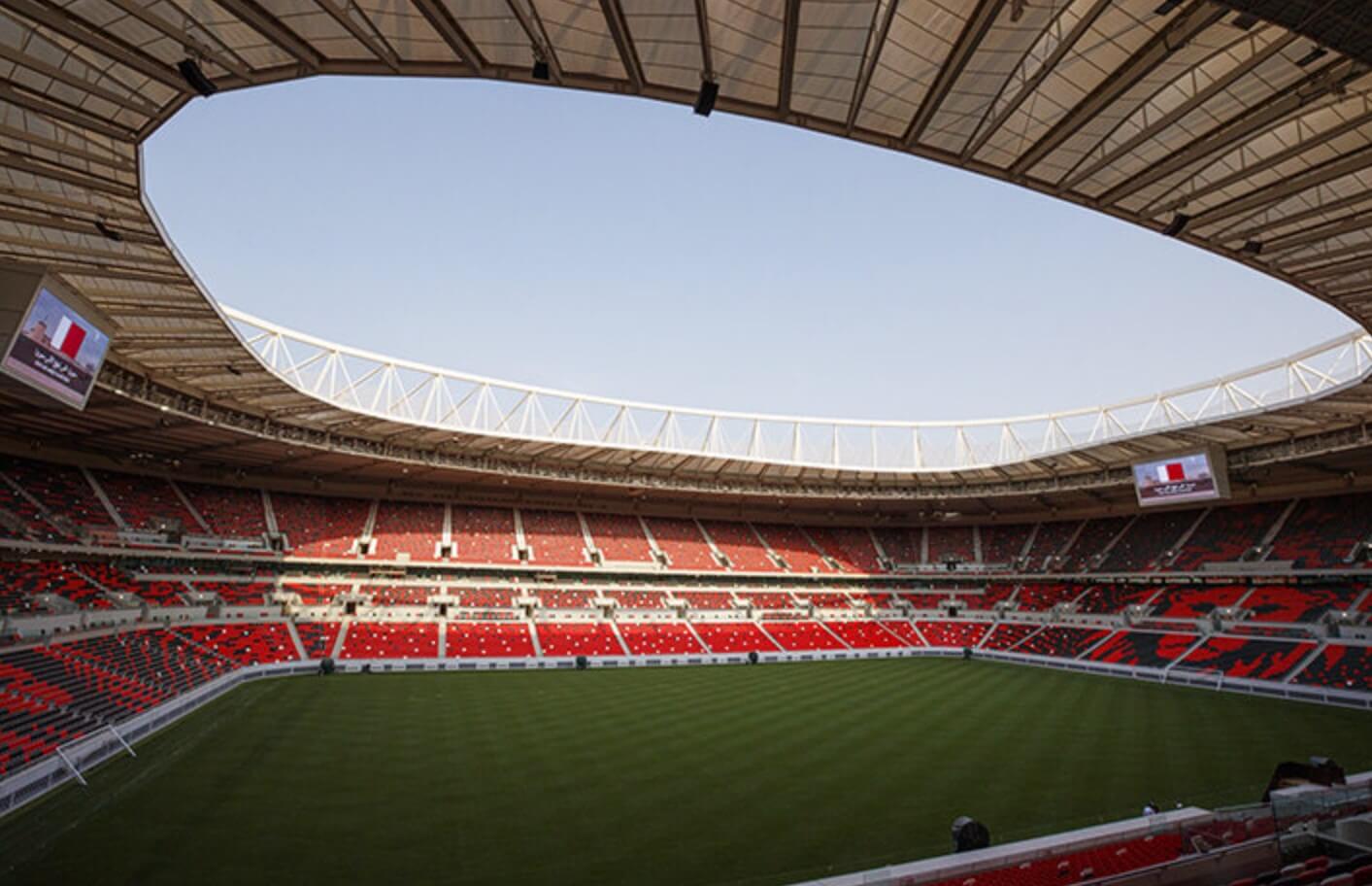 stadion Ahmed Bin Ali iznutri chempionat mira 2022 futbol