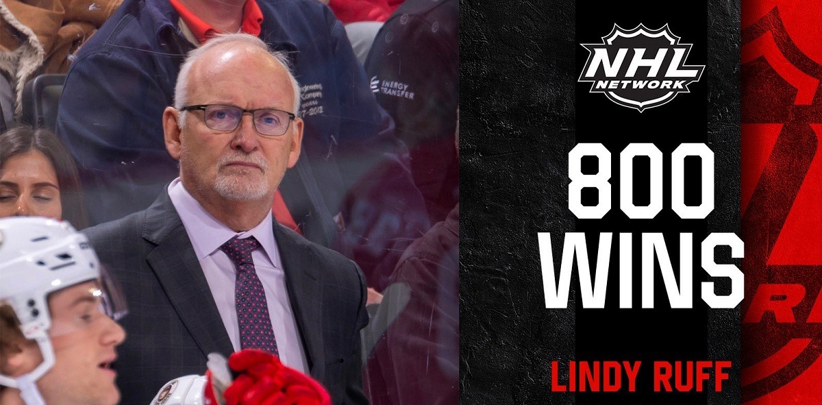Наставник «Нью-Джерси Девилз» Линди Рафф стал пятым главным тренером в истории НХЛ, достигшим отметки в 800 побед