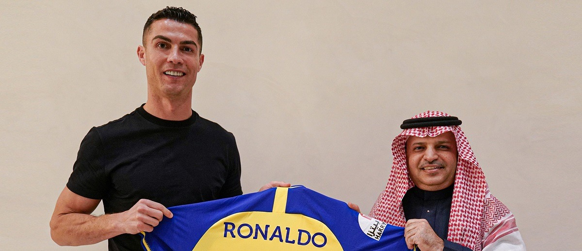 Криштиану Роналду лично прибыл в Саудовскую Аравию, чтобы официально предстать игроком «Аль-Насра». Фото