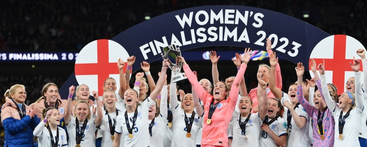 Сборные Англии и Бразилии сыграли в первой в истории женского футбола Финалиссиме