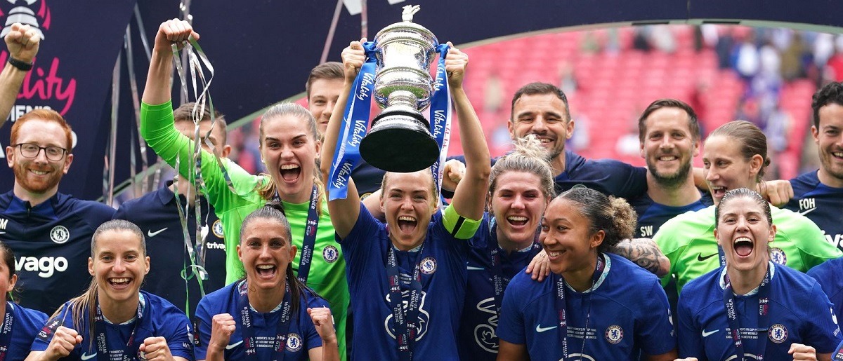 Лондонский «Челси» в присутствии рекордной аудитории выиграл женский Кубок Англии 2022/23