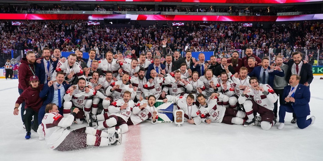 Сборная Латвии добыла первые в своей истории медали Чемпионата мира по хоккею