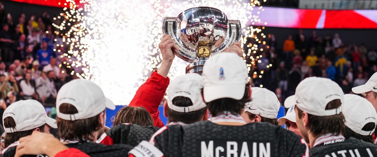 Сборная Канады добыла рекордное золото Чемпионатов мира по хоккею