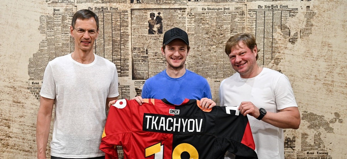 Лучший бомбардир «Авангарда» Владимир Ткачёв продлил контракт с омичами и стал самым высокооплачиваемым игроком КХЛ