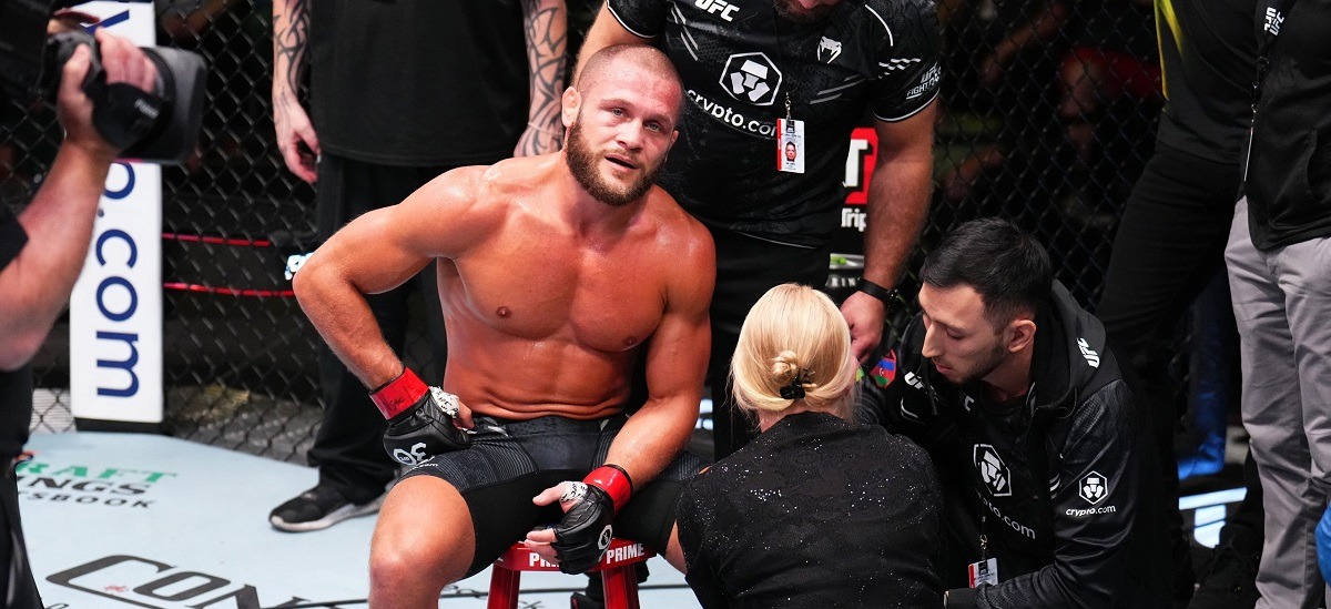Рафаэль Физиев сообщил подробности травмы колена, полученной в поединке с Матеушем Гамротом на UFC Vegas 79