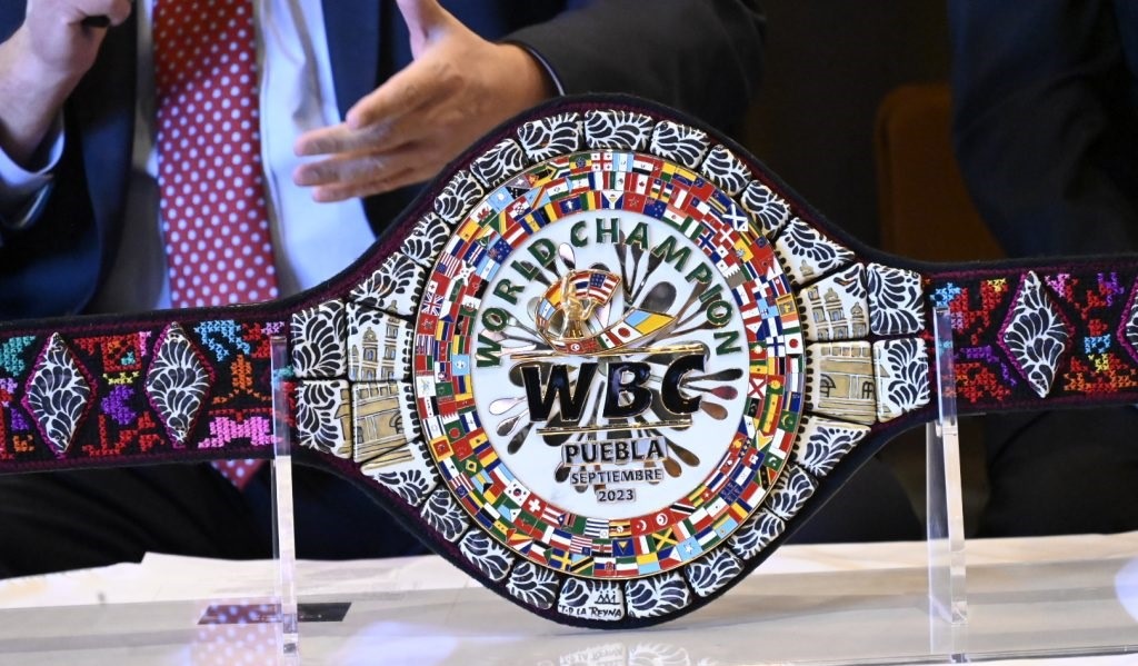 WBC представил особый пояс, который получит победитель объединительного боя Сауль Альварес – Джермелл Чарло