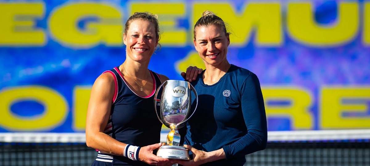 Вера Звонарева совместно с Лаурой Зигемунд выиграла Итоговый турнир WTA в парном разряде