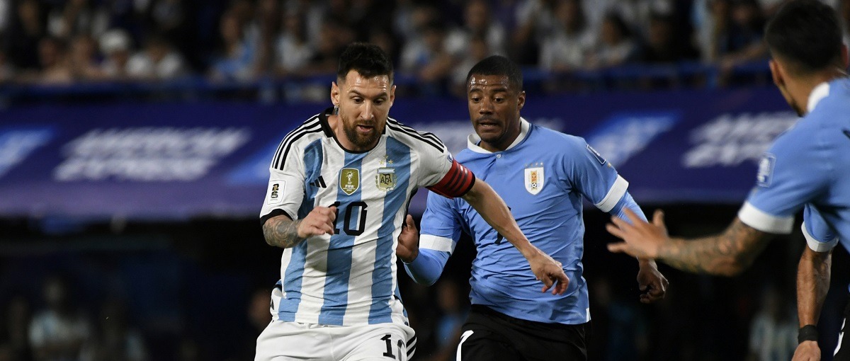 Сборная Аргентины по футболу проиграла Уругваю и потерпела первое поражение в 2023 году