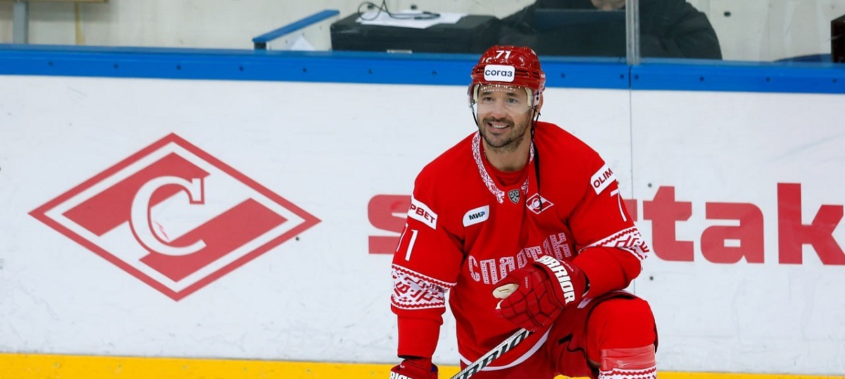 Илья Ковальчук отметился заброшенной шайбой в первом же матче после возвращения в хоккей