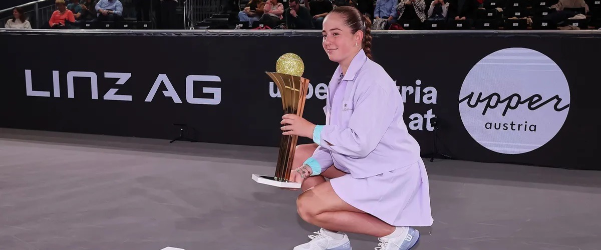 Елена Остапенко обыграла Екатерину Александрову в финале теннисного турнира в Линце и добыла второй титул в сезоне-2024