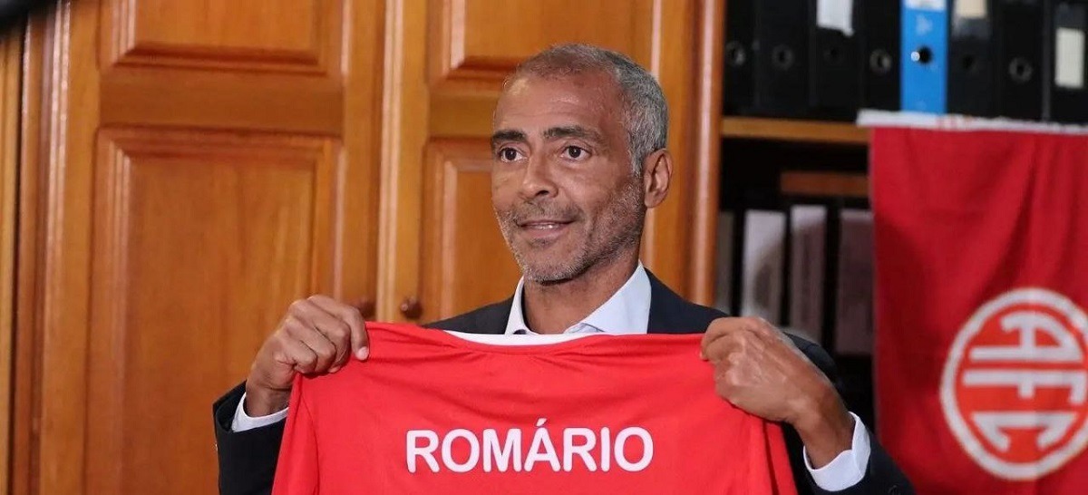Легендарный Ромарио возобновил игровую карьеру в 58 лет и стал футболистом «Америки» из Рио-де-Жанейро