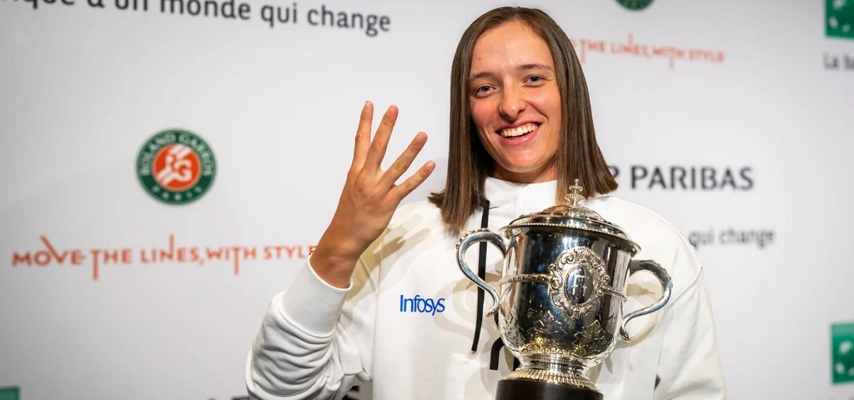 Ига Свёнтек в четвёртый раз в карьере выиграла «Ролан Гаррос»