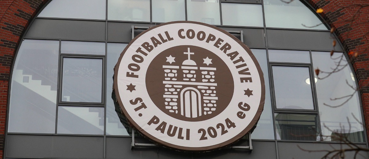 st pauli logo wall