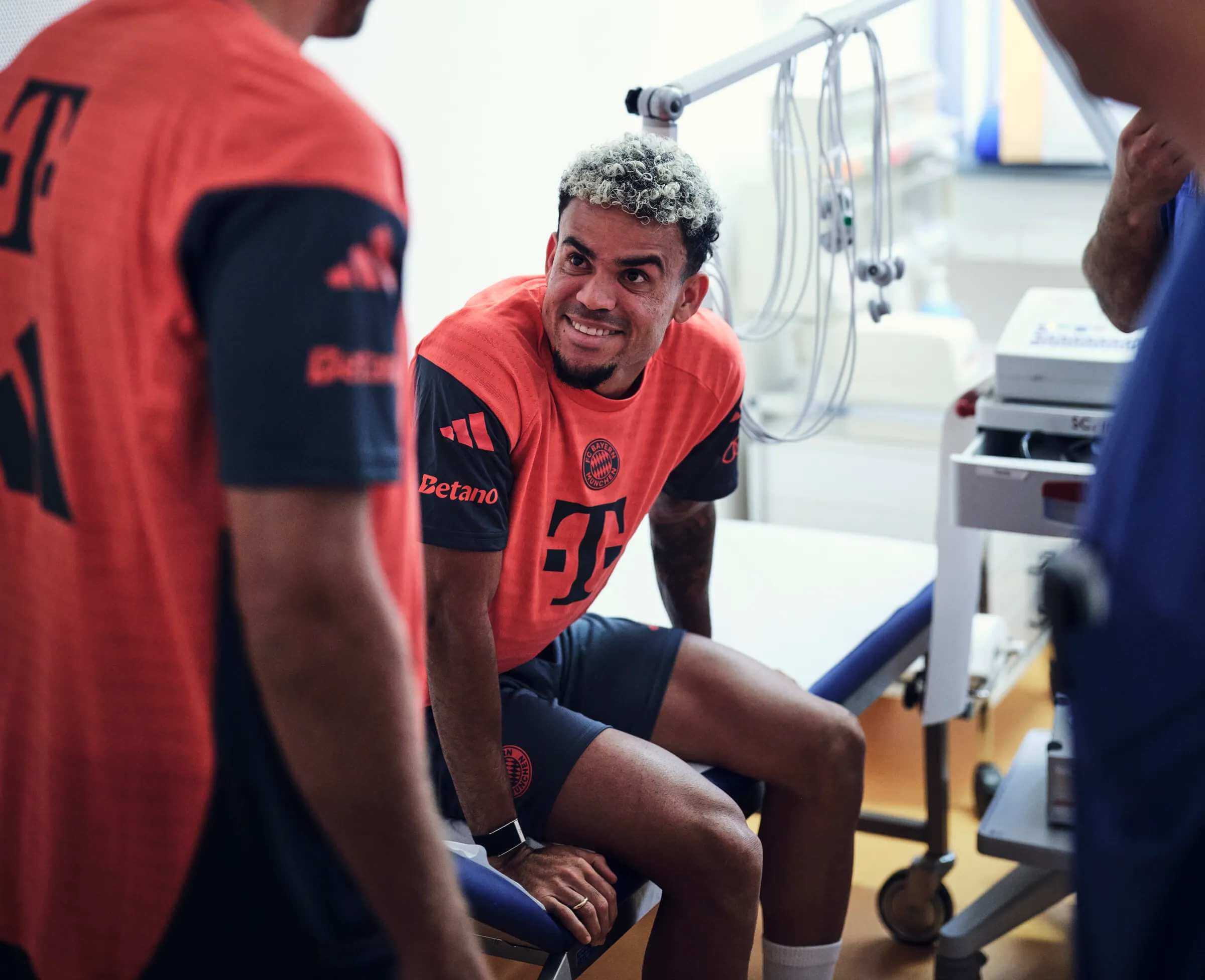 luis d az bayern m nich transfer
