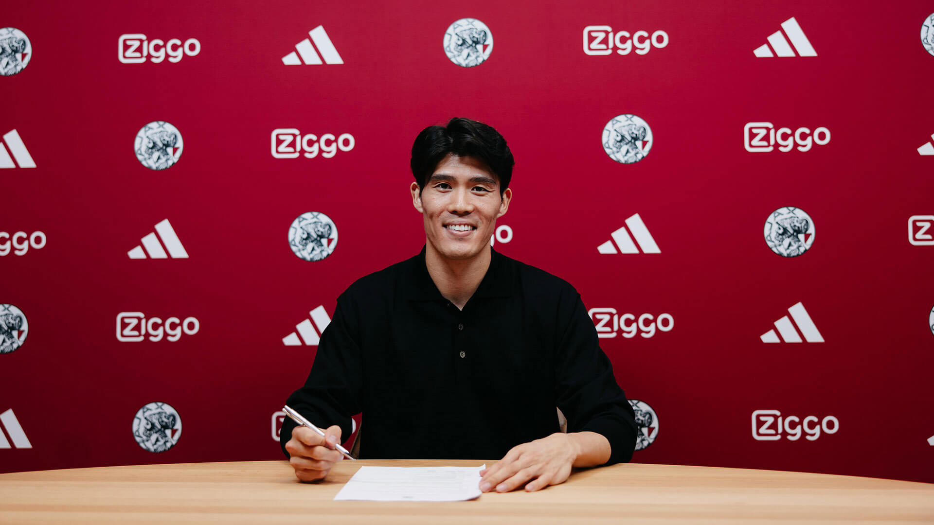 Takehiro Tomiyasu ajax transfer iz Arsenala futbol zima 25 26